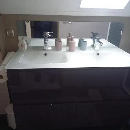 게스트하우스 Loue Pour Les 24 Voiture 르망