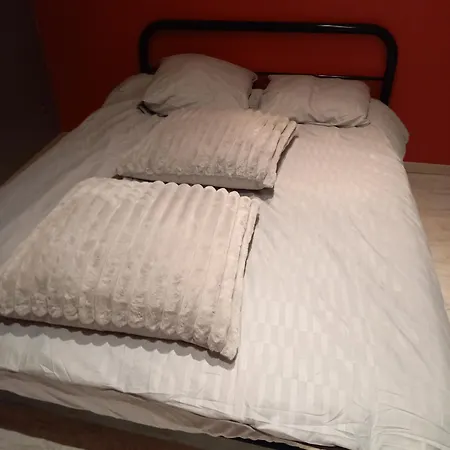 بيت ضيافة Loue Pour Les 24 Voiture لو مان