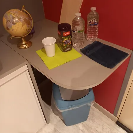 게스트하우스 Loue Pour Les 24 Voiture *