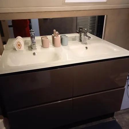 Loue Pour Les 24 Voiture 게스트하우스